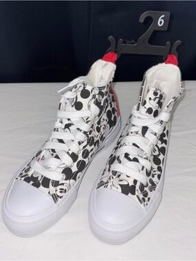 Disney Mickey Mouse High Top Sneakers Womens Tagged 6 Black White Graphic